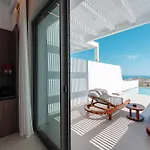 Muse οf Mykonos Luxury ホテル *